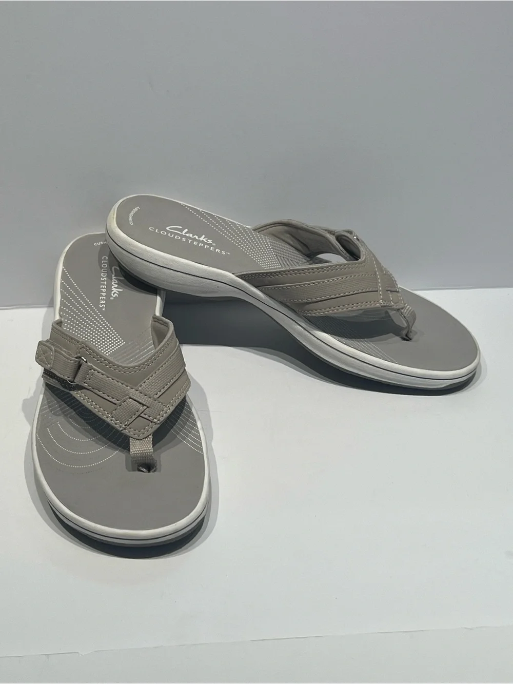 Clarks Cloudsteppers women’s Taupe Gray Slide Sandals Sz 7